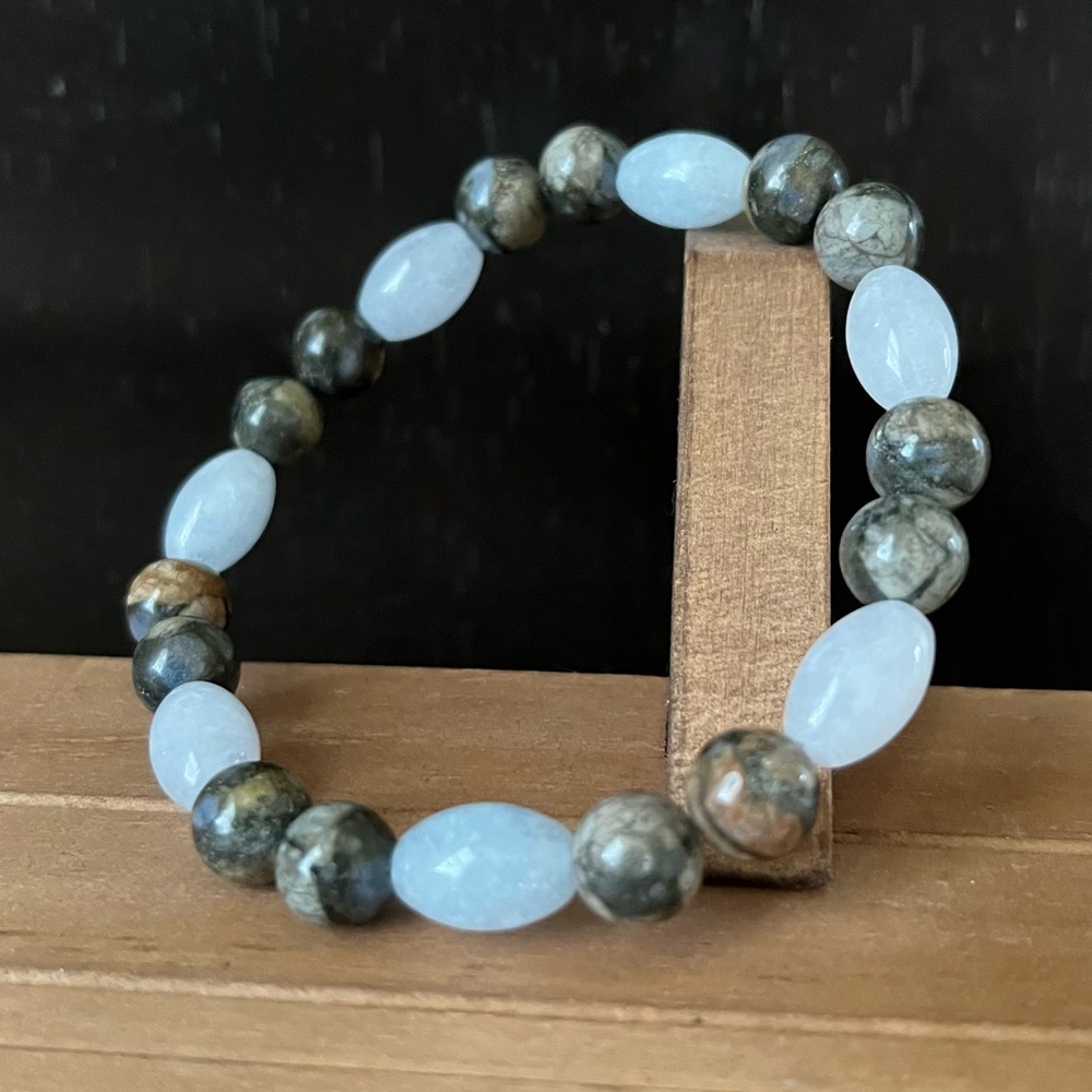 Aquamarine With Que Sera Stone Natural Crystal 8mm Beaded Stretch Bracelet